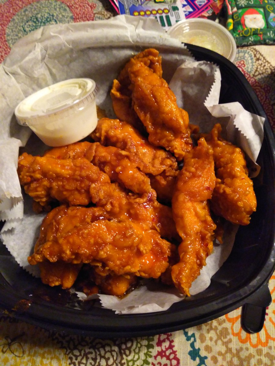 SithZombie's tweet photo. @TullysGoodTimes my to-go order is missing fries...but the tender count is higher than the meal. I don't know what happened, but I don't know if I'm mad at you... https://t.co/oHfOArfOS4