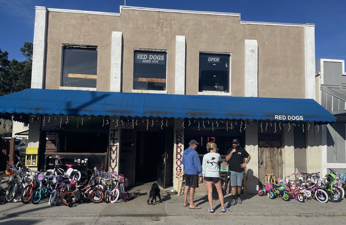 BlacksTire's tweet photo. Awesome job #jimmyswb !!! Over 1,044 bikes for those less fortunate. Helping several counties, churches, communities, @ToysForTots_USA Thanks @BlacksTire team for your help also today #makeadifference #BTSstrong #jimmysbikedrive #toysfortots #StrongerTogether https://t.co/Rzdqr4f6mQ