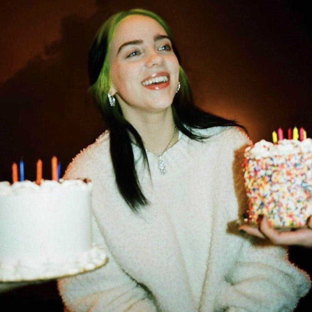 themiamicollect's tweet photo. happy birthday to billie eilish 🎈 https://t.co/pocvSndhv2