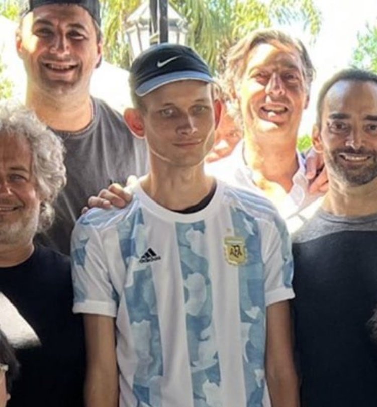 constanzabravi's tweet photo. El dueño de   /   El que pierde todas las
Ethereum          peleas con bichitos de Axie https://t.co/6mFazNwicV