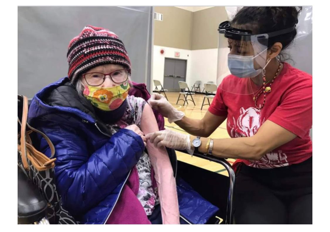 RitikaGoelTO's tweet photo. 📣📣📣Urgent support needed 📣📣📣

Two clinics serving Indigenous community in Toronto
- Call Auntie
- Auduzhe Mino Nesewinong
need Rapid Antigen Tests and N95/KN95 masks ASAP.

To donate tests or masks, email callauntieclinic@sgmt.ca. 

#Covid_19 #Omicron https://t.co/eZrw2Pootr