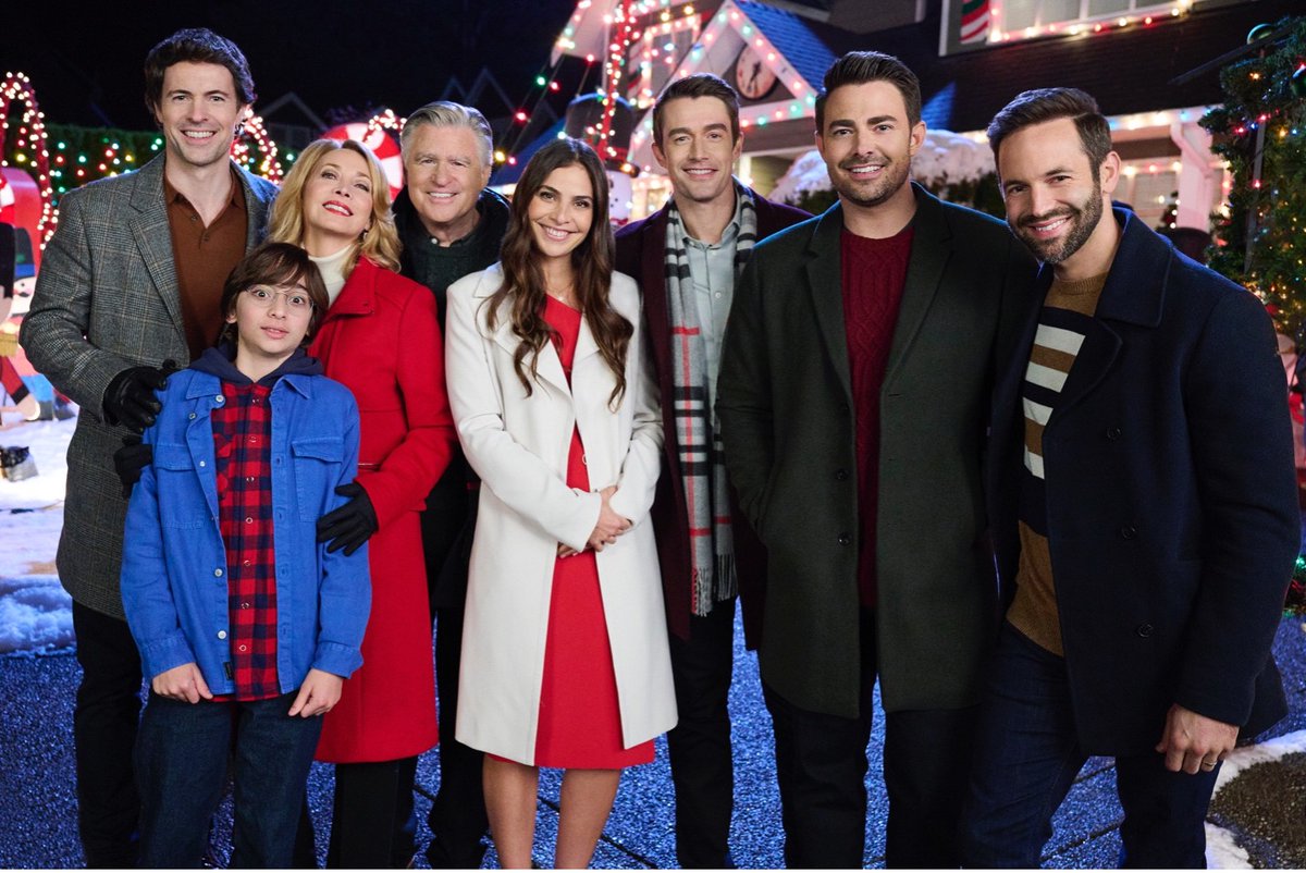 Hallmark Channel tweet media
