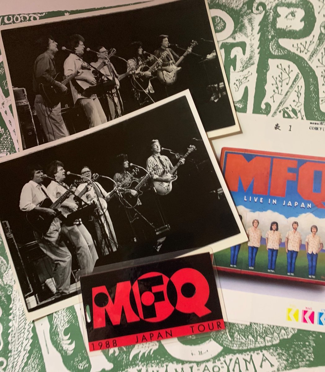 PiedPiperHouse's tweet photo. #OTD 1988年12月19/20日の2日間、パイドパイパーハウスの企画・主催によるMFQの初来日コンサートが行われました。この時はカルテットでなく、ジェリーの兄ジム・イエスター(アソシエイション)が加わったクインテットでした。
#JerryYester #ChipDouglas #HenryDiltz #CyrusFaryar #JimYester https://t.co/aJvna0VPRC