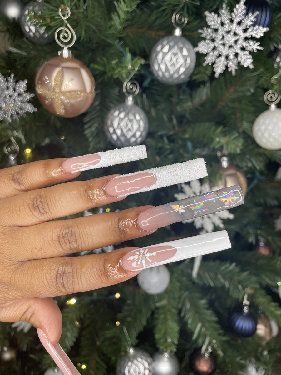 nee_naildrip's tweet photo. Tis the season 😍❄️
$50 Christmas sets 

#houstonnailtech #houstonnails #blacknailtech #htx #nailinspo #christmasnails https://t.co/qFrISPBuSk