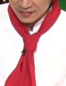 kadzu_i's tweet photo. 翔さんの名店レシピ観てて気づいたんだけど、翔さんのコック·タイは緑なんだね。
調べたら…
『シェフは「白」を使う人が多い傾向。
 白、赤などが主流。』って。緑は珍しいよね。
で、相葉くんは赤なのよね〜。
櫻葉さんはお互いのメンカラ使い合ってるの!?❤💚
#SHOWチャンネル 
#相葉マナブ https://t.co/FxToYuhNIm
