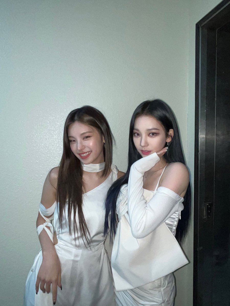 yjbolha's tweet photo. 19.12.21 - Atualização da Karina no 🧼 com a Yeji https://t.co/vZzLHOk3Kb