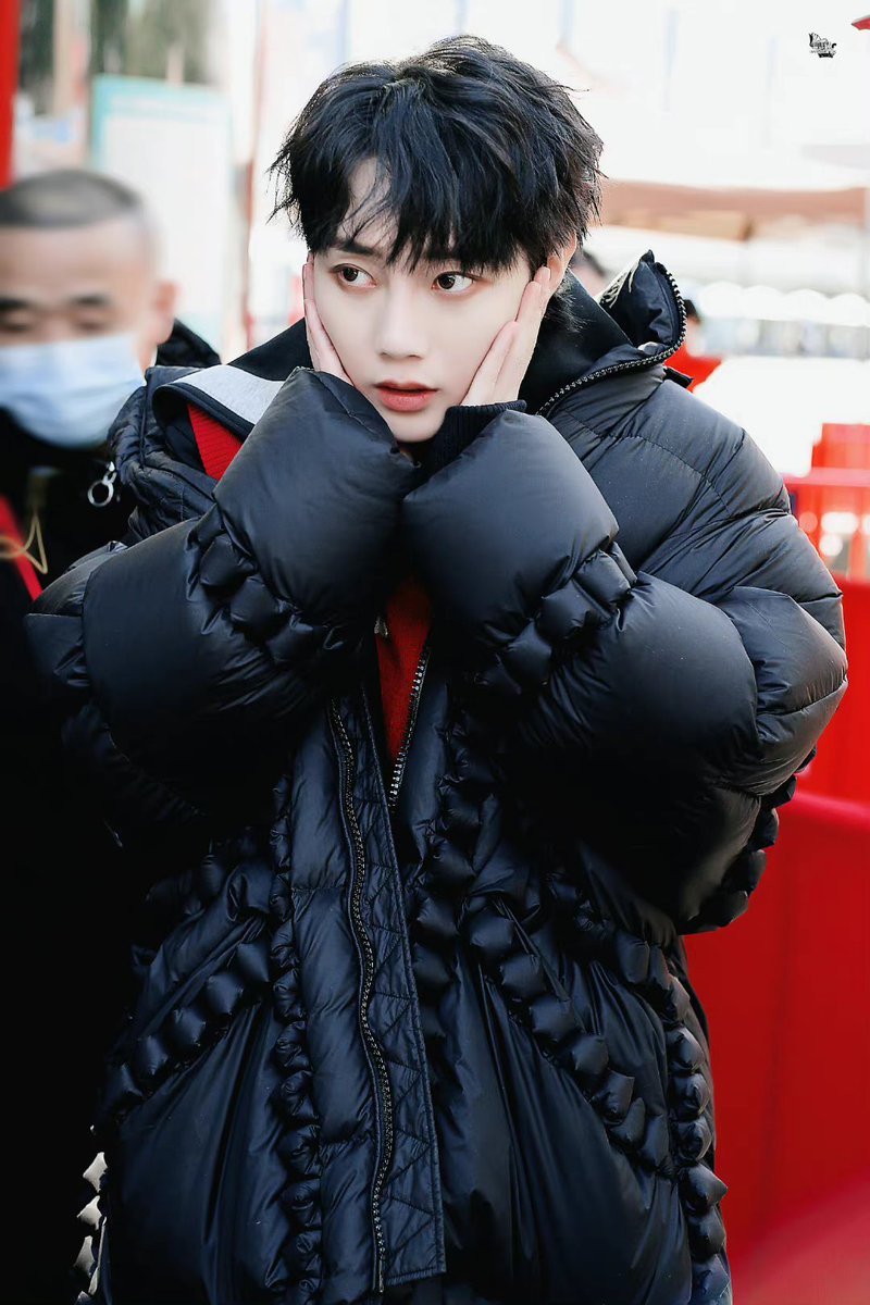 liuyesarchive's tweet photo. 211218
© 狸狸日记 · 刘也

#刘也 #LIUYE https://t.co/DefePD2pDu