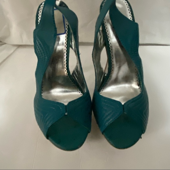 iamdylanraymond's tweet photo. So good I had to share! Check out all the items I'm loving on @Poshmarkapp #poshmark #fashion #style #shopmycloset #bontreager #stjohnsbay: https://t.co/3IHzV3A06V https://t.co/MGGoqNxjsH