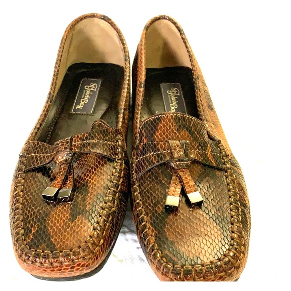iamdylanraymond's tweet photo. So good I had to share! Check out all the items I'm loving on @Poshmarkapp #poshmark #fashion #style #shopmycloset #bontreager #stjohnsbay: https://t.co/3IHzV3A06V https://t.co/MGGoqNxjsH