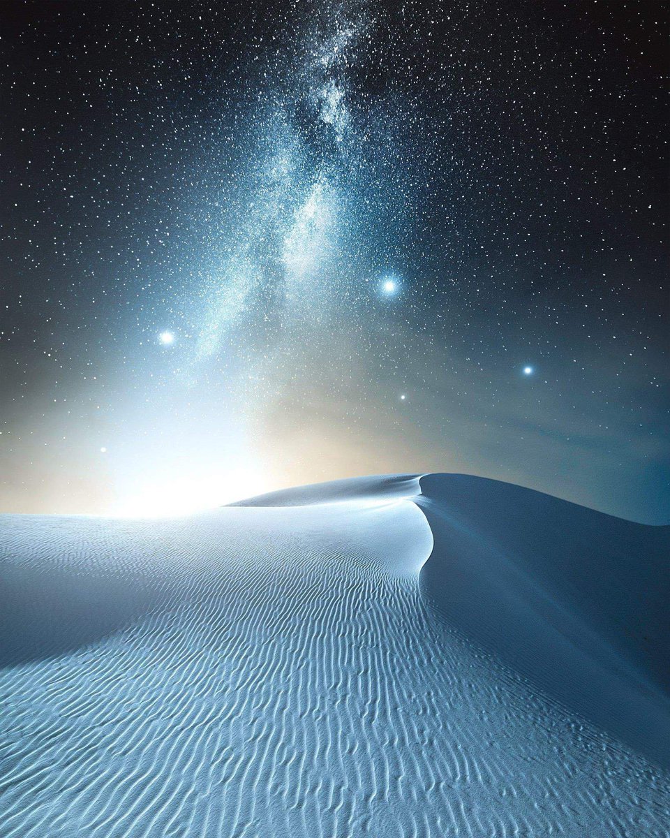 fuel__n__fire's tweet photo. Milky Way above White Sands https://t.co/hhURJXprKF