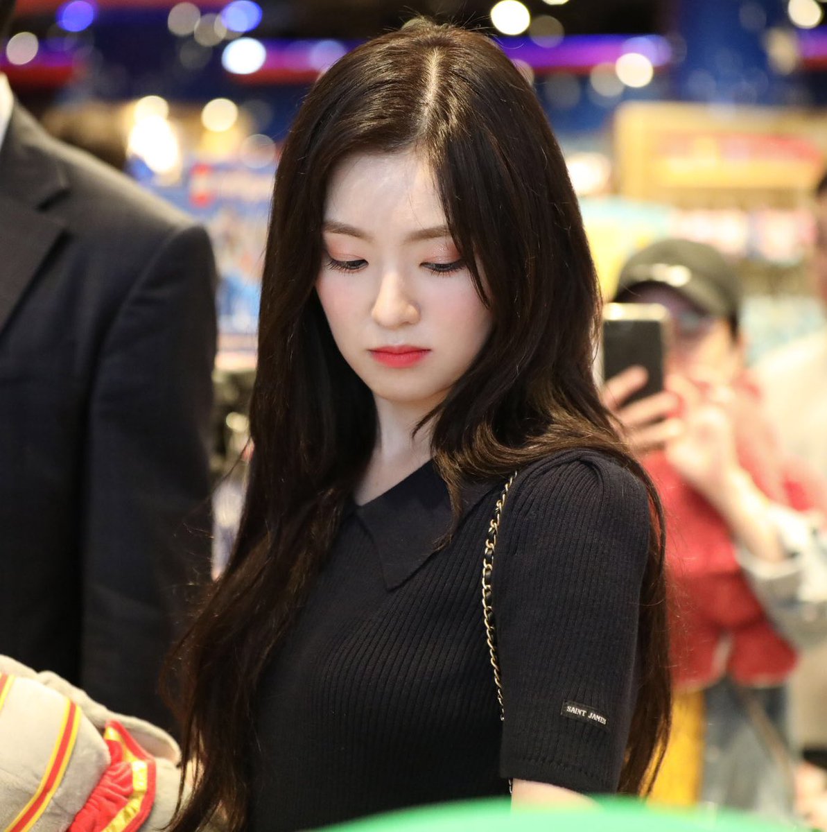 공항의 아이린 tweet media