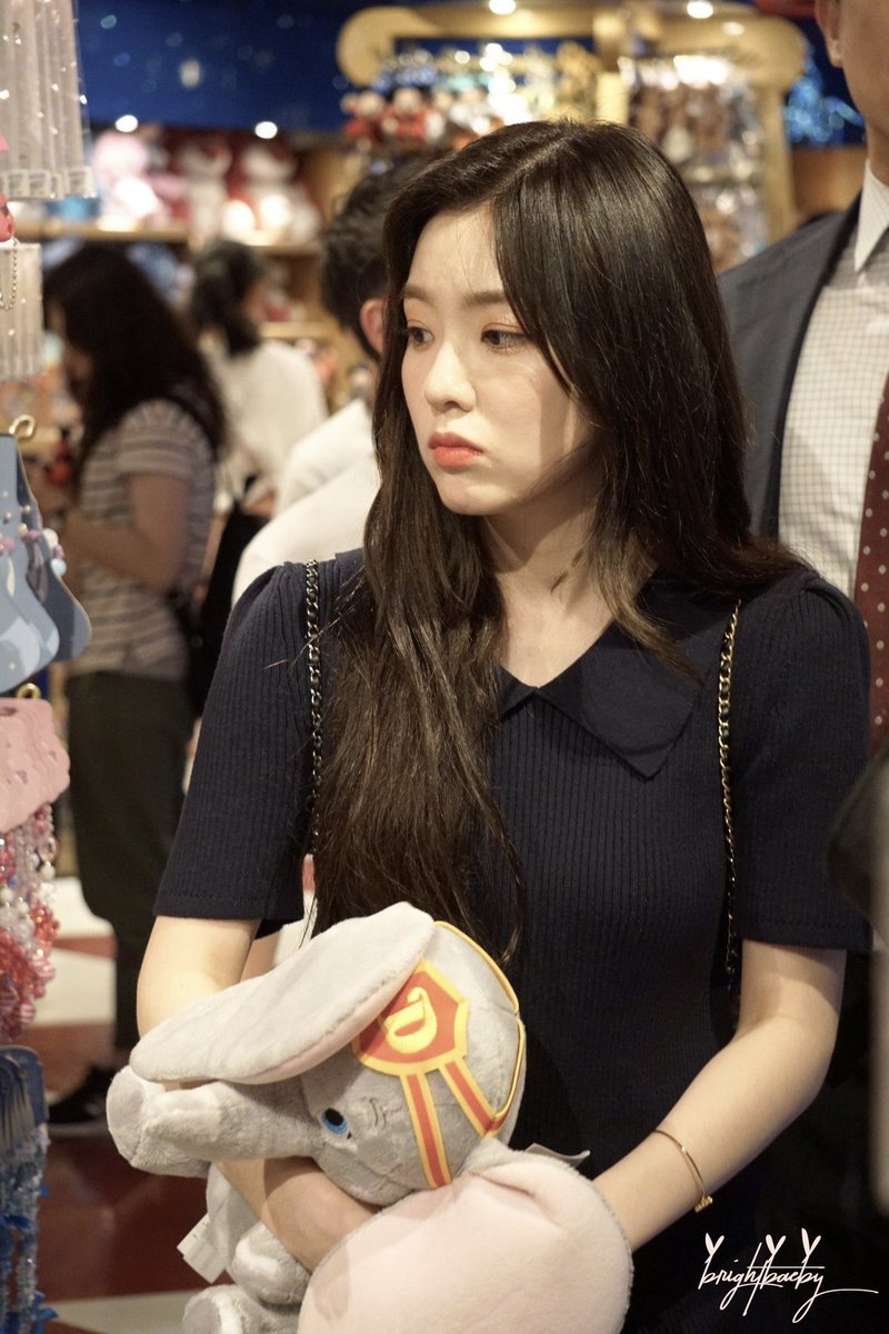 공항의 아이린 tweet media