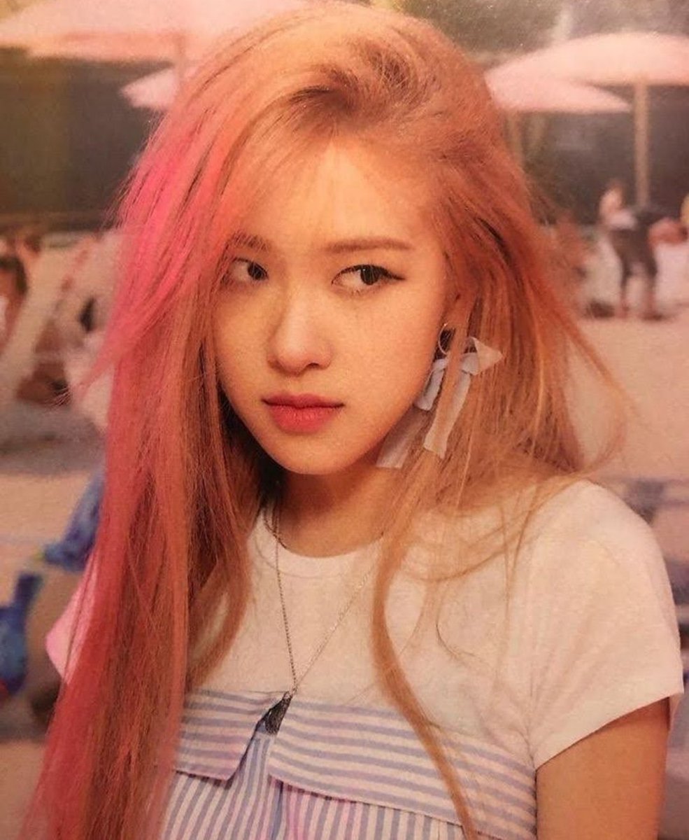 rosé pics tweet media