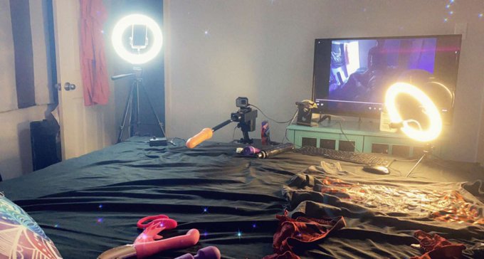 Want to see me use it for the first time ever tonight live? Click the link to cum play with me https://t<a href="/tag/selfie"class="tags"><span>#selfie</span></a><a href="/tag/model"class="tags"><span>#model</span></a><a href="/tag/follow"class="tags"><span>#follow</span></a><a href="/tag/beautiful"class="tags"><span>#beautiful</span></a><a href="/tag/followme"class="tags"><span>#followme</span></a><a href="/tag/of"class="tags"><span>#of</span></a>