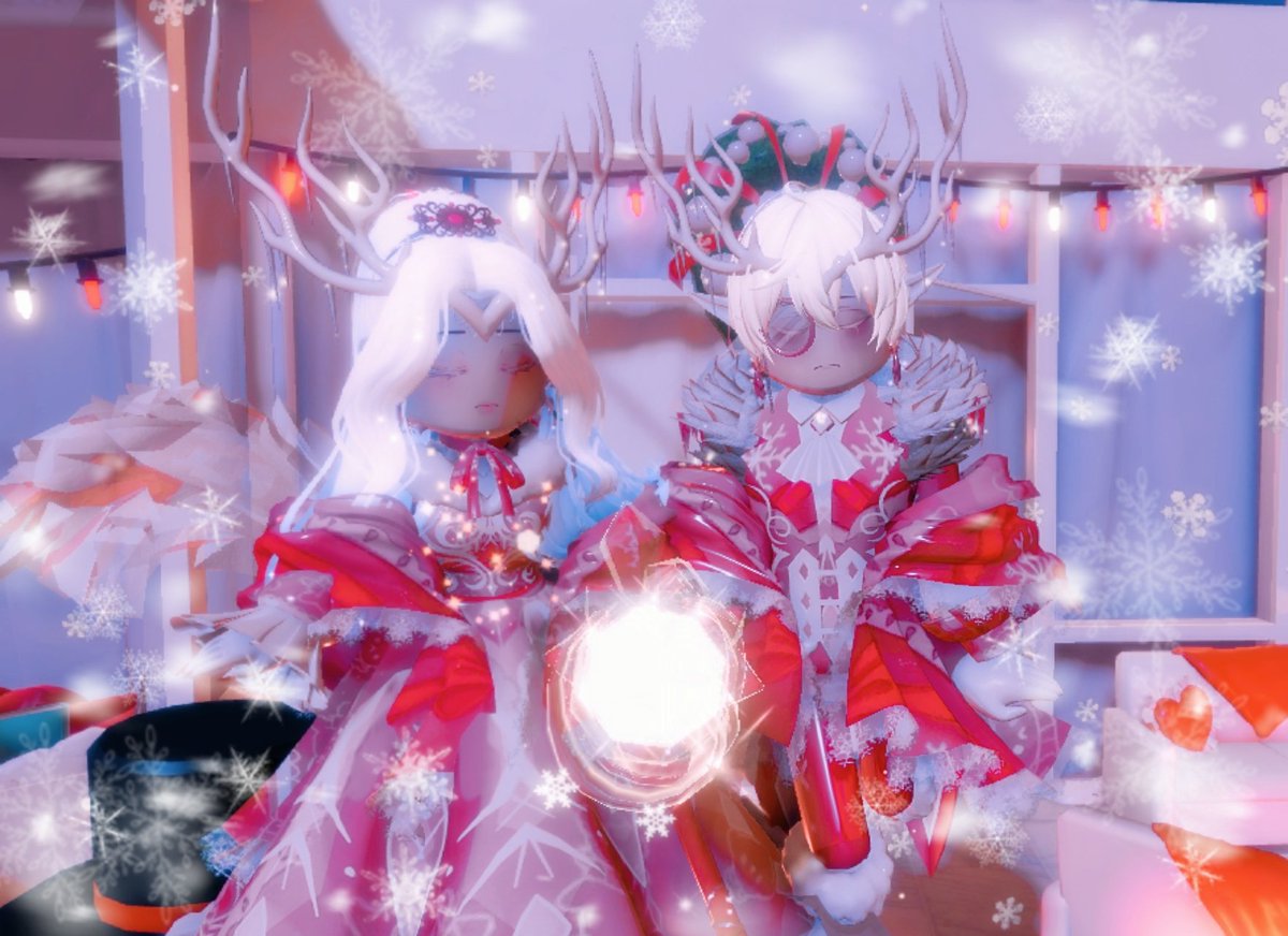 LUKAS050129's tweet photo. ❄WINTER❄

#Royalhigh #RH #roblox https://t.co/lgPVO6hHLL