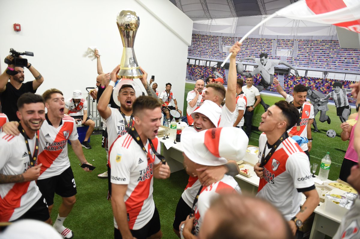 RiverPlate's tweet photo. OTRA VEZ.

#ElijoSeguirGanando 🏆 https://t.co/a9lpeiJbNY