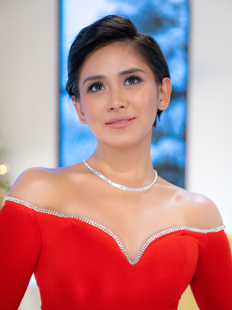 justsgthingz's tweet photo. still cant get over with her visuals last night https://t.co/85sSVgZHzm