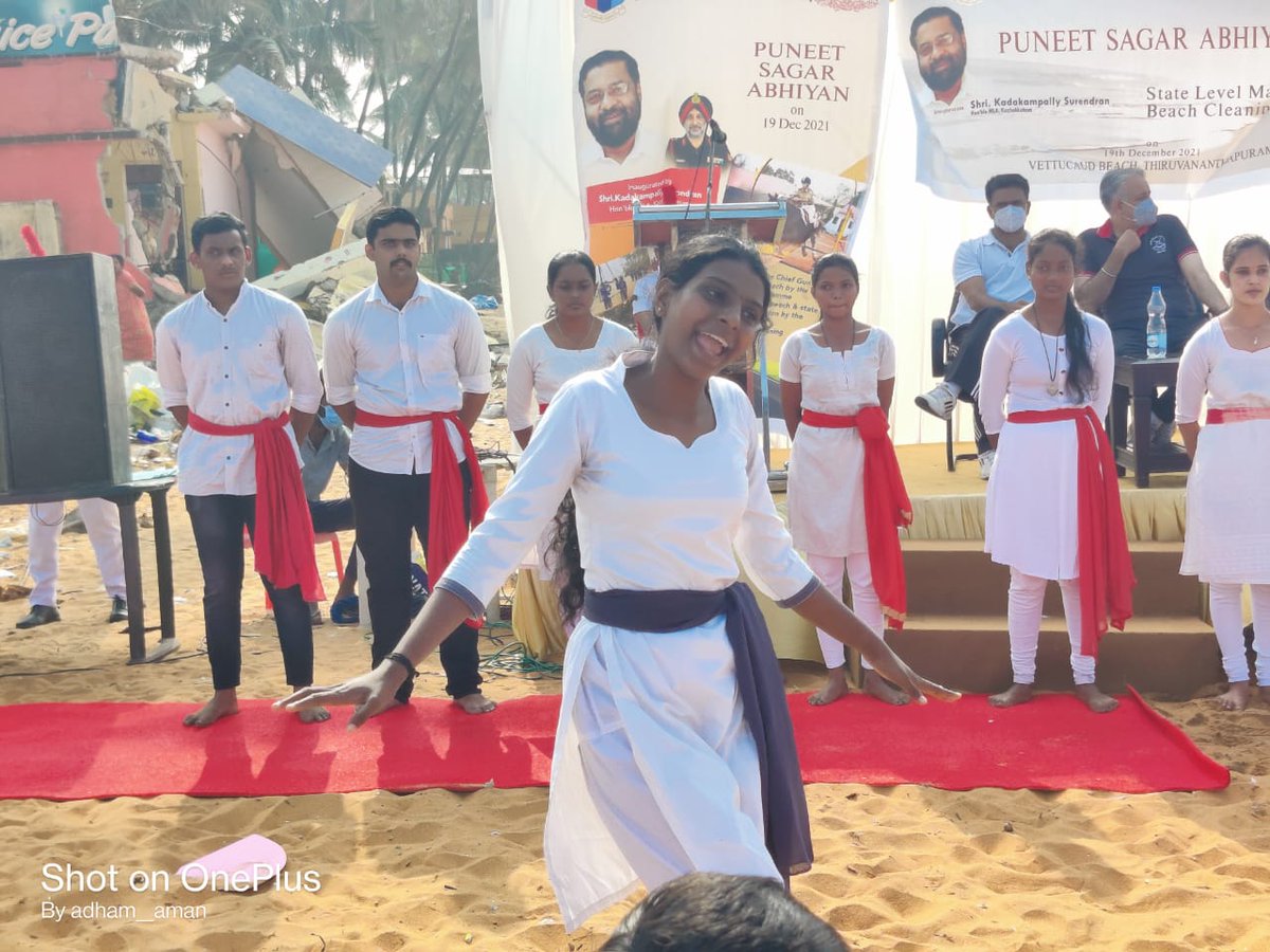 NCC_KER_LAK_DTE's tweet photo. #NationalCadetCorps #PuneetSagar Cdts of 2K Bn NCC enacting a street play on "Keep our beaches clean" to bring awareness in the public. The cdts are determined to make the difference....
@HQ_DG_NCC 
@DefencePROTvm @drajaykumar_ias https://t.co/s2h3cMh55T
