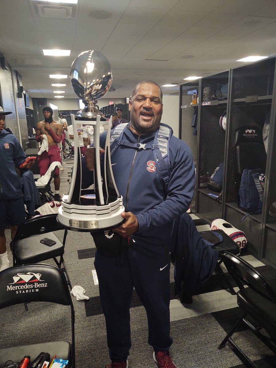 seoreybarveow's tweet photo. 2021 Black College National Champions!#FeartheBite#CelebrationBowlChampions https://t.co/83WNEXohAa