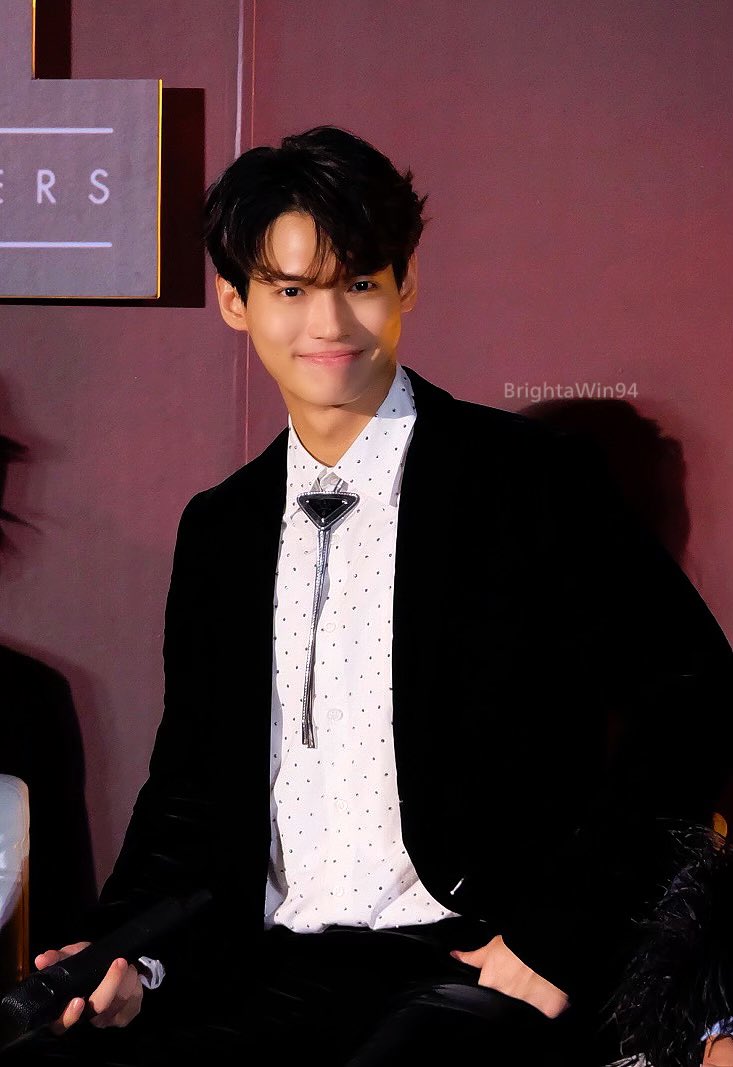 BrightWin94's tweet photo. ยิ้มใจละลายมากคุมกาต่าย 🐰
#F4ThailandFirstPremiere 
#winmetawin @winmetawin 
#F4ThailandEP1 https://t.co/aPDI9aNwWG