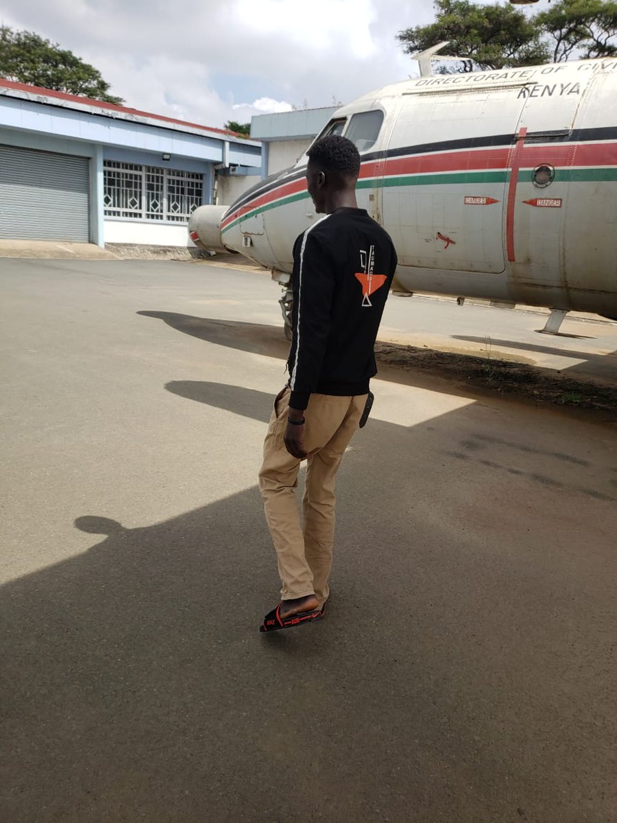 MichaelOmosh3's tweet photo. Kila mtu ako na mbahaty yake
Ama niaje lakini my friend s https://t.co/VgqDngNPEF