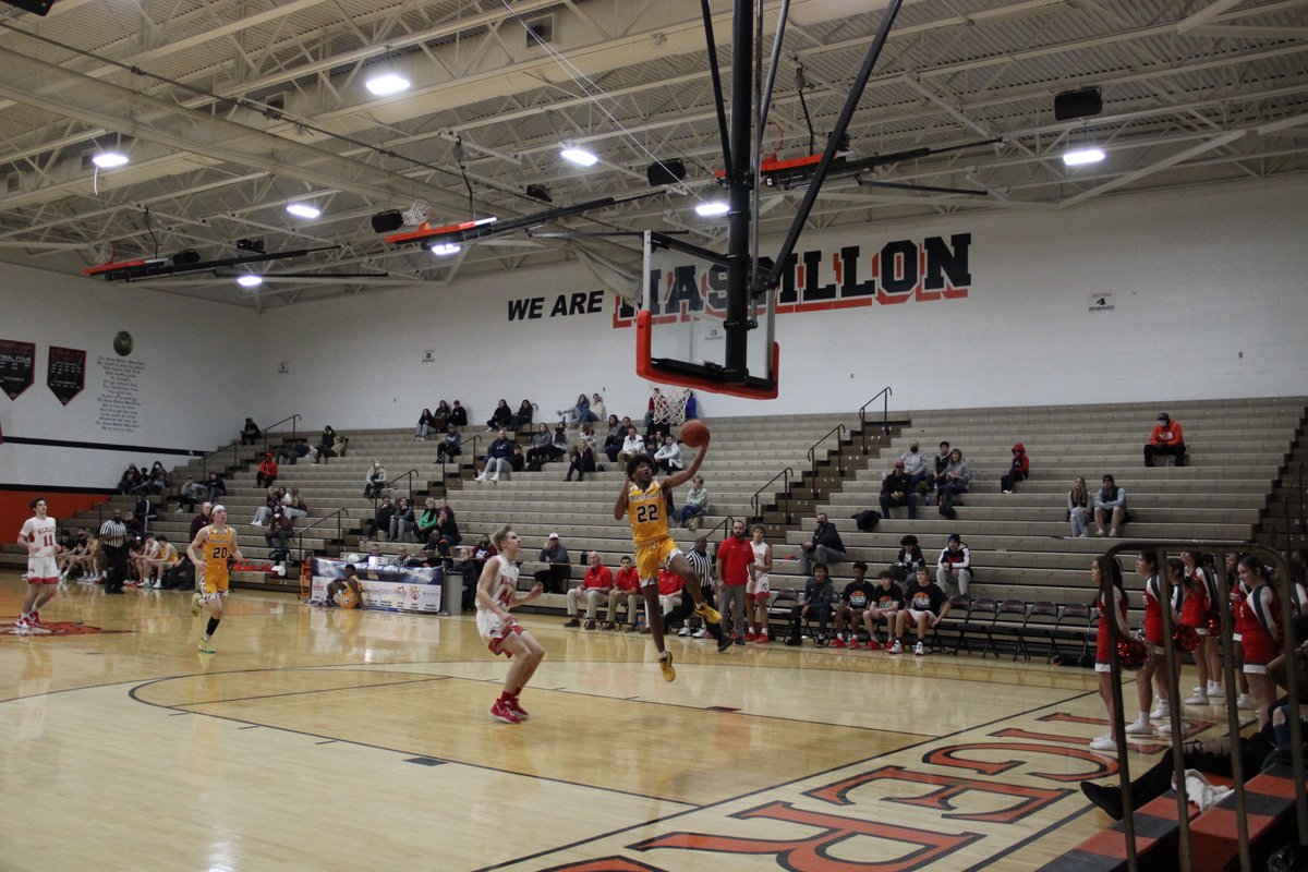 WalshJesuitMBB's tweet photo. 🚨 Final Score from Massillon 🚨

⚔️ Warriors 53
🏀 Wildcats 35

Thank you @HOF_Hoops for the opportunity to participate in the Hardwood Classic.

#WarriorNation https://t.co/T1I2gThkz9