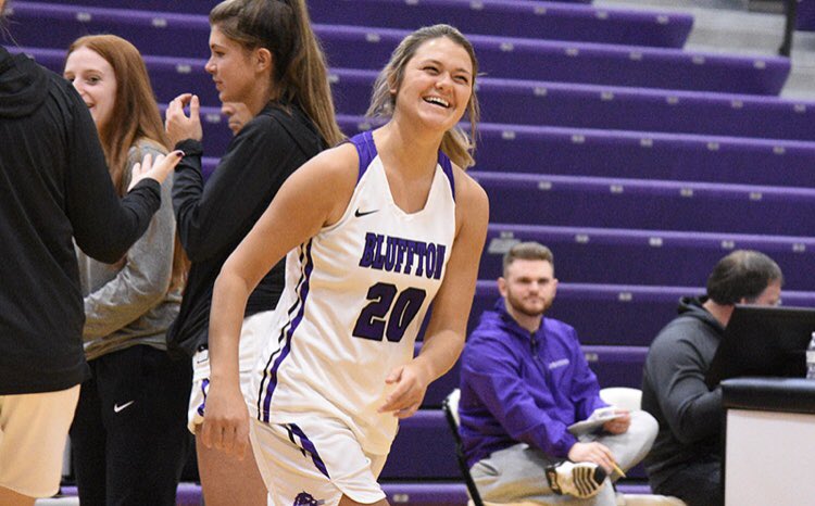 blufftonuwbk's tweet photo. home dub feels 🤩 https://t.co/BJMhM1sAsJ