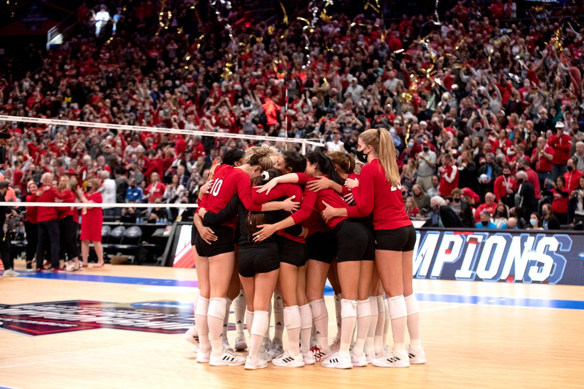 OWHhuskers's tweet photo. Warriors.

Helluva season for the #Huskers.

More #GBR photos:
https://t.co/XkHzR418Fx

@eileentmeslar 📷 https://t.co/WtDSfGgCaq