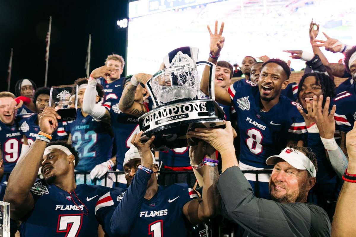 LibertyFootball's tweet photo. #teamculture https://t.co/zwQFm0I5Hz