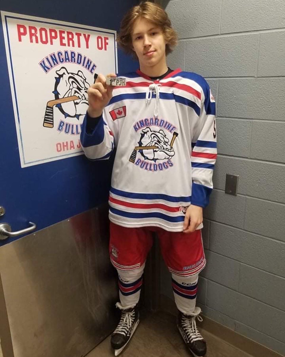 1st <a href="/PJHLOntario/">PJHL</a> game, 1st shot on net, 1st goal 🎉👏🏻 #congrats <a href="/meulyyy/">Valéria Emmily</a> <a href="/JrC_Bulldogs/">Kincardine Bulldogs</a> <a href="/U18Hp/">Huron Perth Lakers U18</a> #proudmum