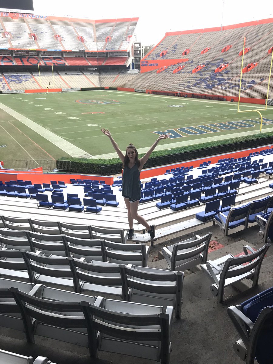 sammy_beaver's tweet photo. First time at UF vs graduating from UF #UFGrad https://t.co/pAZ1FHJ1Li