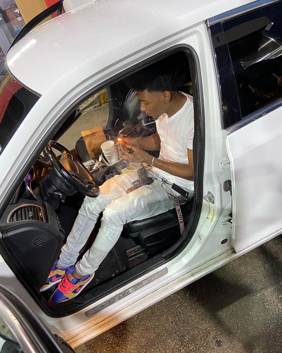m3bjaye's tweet photo. my trap got good customer service just like chic-fil-a🤮💰🚛☑️ #mty https://t.co/zAOYOM32Sz