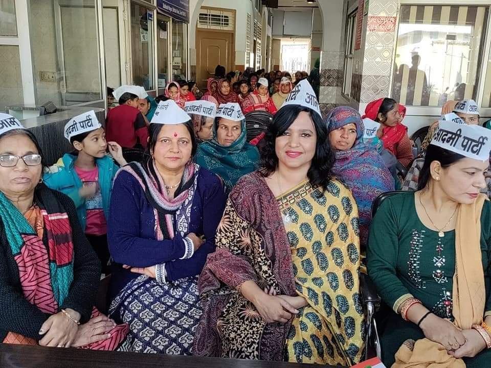AAPHaryana's tweet photo. दिल्ली में @ArvindKejriwal जी के नेतृत्व वाली @AamAadmiParty सरकार द्वारा नारी सशक्तिकरण की दिशा में किए जा रहे पहल की चर्चा अब हरियाणा में जोरो पर है।
जींद में महिला विंग की संयोजक डॉ रजनीश जैन की अध्यक्षता में सैकड़ों नारीशक्ति ने AAP जॉइन किया...
@LaxayGarg @DrSushilKrGupta https://t.co/m8Sc8Cxid2
