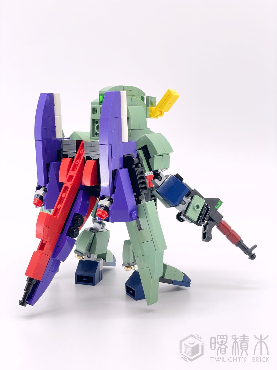 twilightsbrick's tweet photo. アムロ・レイのリ·ガズィカスタムが。なぜAK-47を使用するのですか？

#lego #gundam #moc #hkmoc #mecha #legomecha #amuroray #zetagundam #レゴ #ガンダム #zガンダム #リガズィ #アムロ https://t.co/OuXXaNs4RM