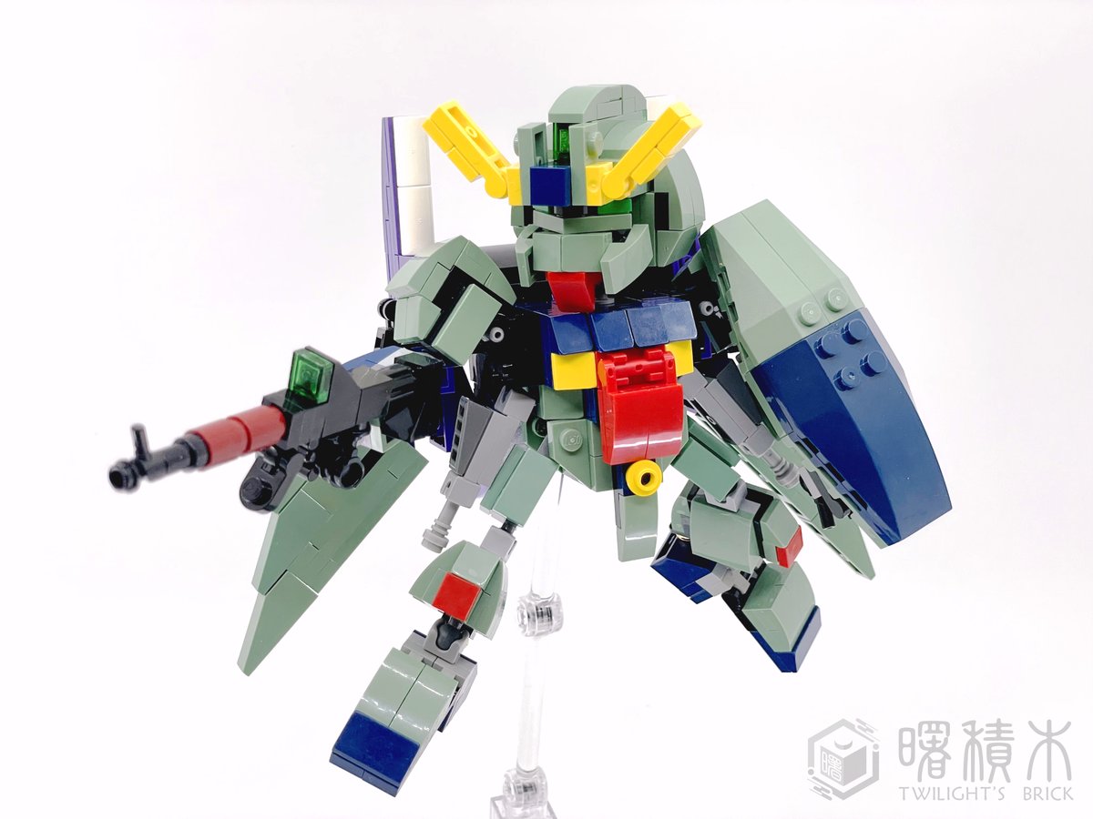 twilightsbrick's tweet photo. アムロ・レイのリ·ガズィカスタムが。なぜAK-47を使用するのですか？

#lego #gundam #moc #hkmoc #mecha #legomecha #amuroray #zetagundam #レゴ #ガンダム #zガンダム #リガズィ #アムロ https://t.co/OuXXaNs4RM