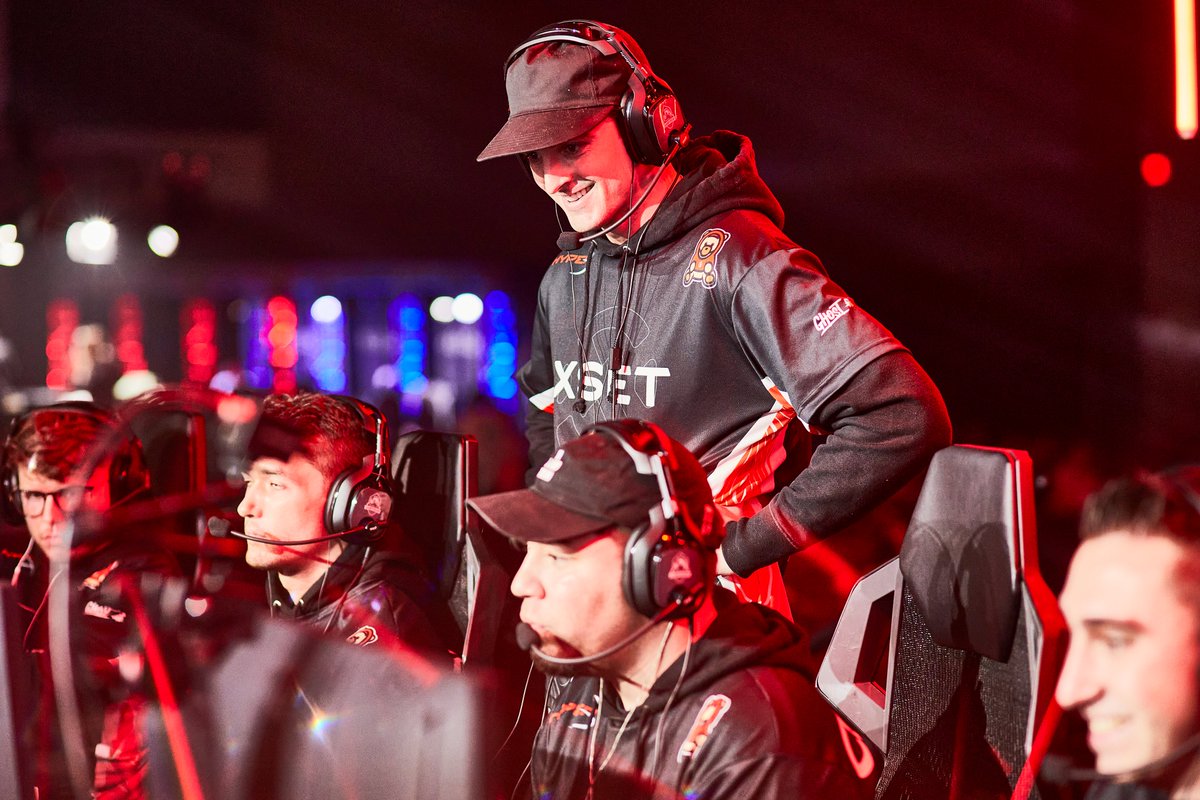 HCS's tweet photo. Day 2 of action live from the first-ever #HaloInfinite LAN has concluded! The final day – and, the crowing of our champion, is just around the corner. Tune in tomorrow at 7am PT / 10am ET as we kickoff Championship Sunday at the @HCS Raleigh Major! https://t.co/MStR9ygWpU