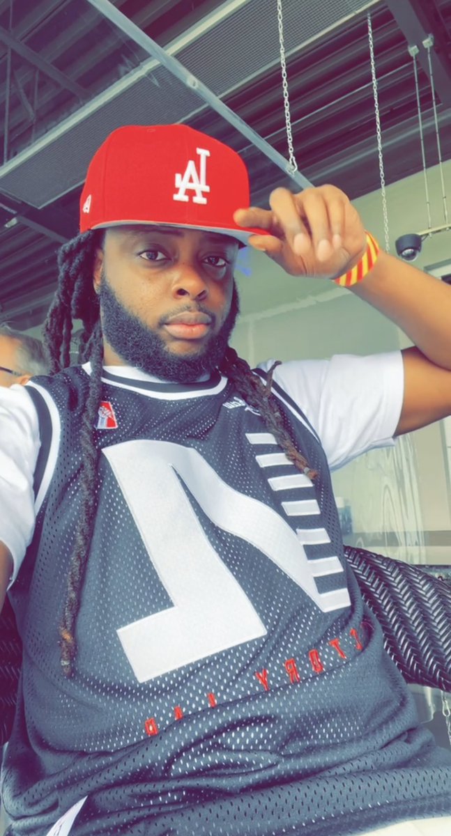 ReaseSkoP's tweet photo. Not Changing Avi But Imma Pin This Cuz People Think Im A Troll Page Or Sum Shit https://t.co/IiBXWhYEf1