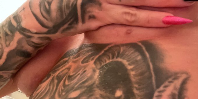 There it is guys. And no it&rsquo;s not a mole! https://t.co/ZQeQE3DBwJ