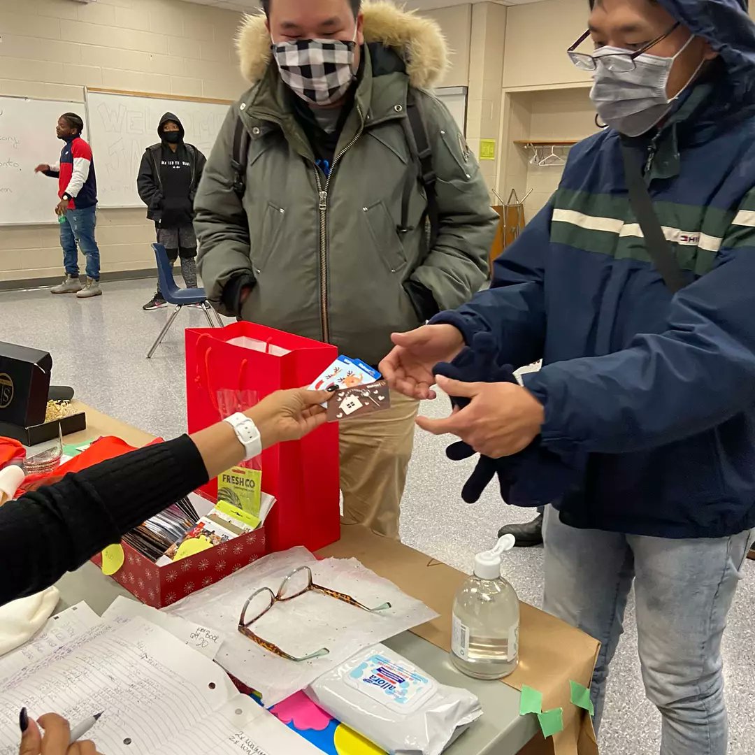 TPS_BCC's tweet photo. We like to send out a huge Thank you to everyone who took part in making the Give a Gift Card Holiday event in Jane and Finch a success. To the donors Kumoi's Basket of Love Tony from @megacityhvac @dannydesantisfx including @mynowstory_ plus many more. #unitymobiledrive https://t.co/ADo7Zovjxf