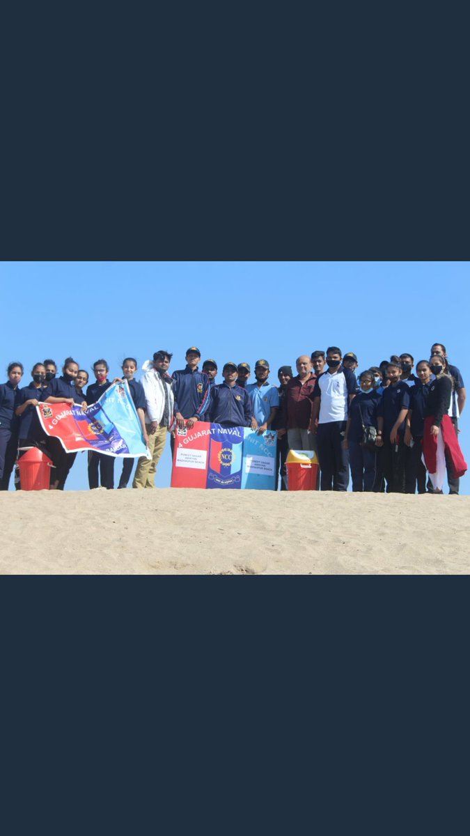 #Puneetsagar 
#Beachcleanship
Today, I cadet Asha Bhutiya of 4 Guj Nu Ncc carried out beach cleanship  at madhavpur Beach under Puneetsagar Abhiyan raised awareness in importance     
Of keeping our beaches clean 
@DefencePRO_Guj 
@HQ_DG_NCC