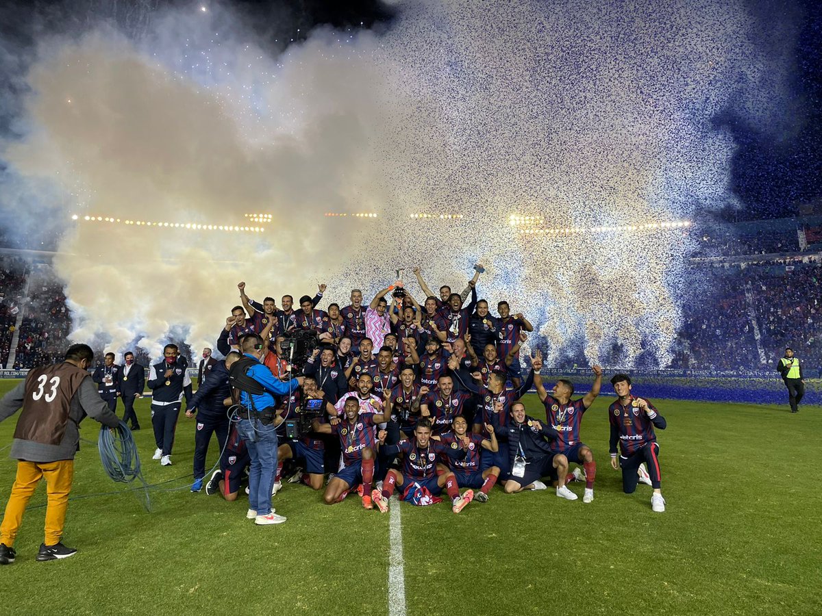 LigaMXExpansion's tweet photo. ¡El @Atlante es CAMPEÓN del #GritaMéxicoA21!

#LigaBBVAExpansiónMX https://t.co/gfdXqmUx7Q