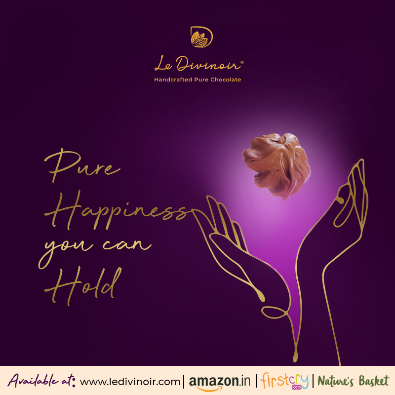 LeDivinoir's tweet photo. Bask in the glory of our handcrafted pure chocolates that encompass pure divine flavor in each bite. 

#ledivinoir #madewithlove #miniroches #Handcraftedpurechocolate #classicroches #Purechocolate #topicalspot #Darkchocolate https://t.co/R8Xq5hFWca