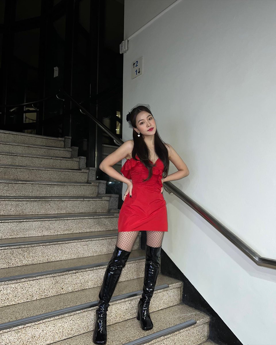 YRfiles's tweet image. [211219] YERI Instagram Update