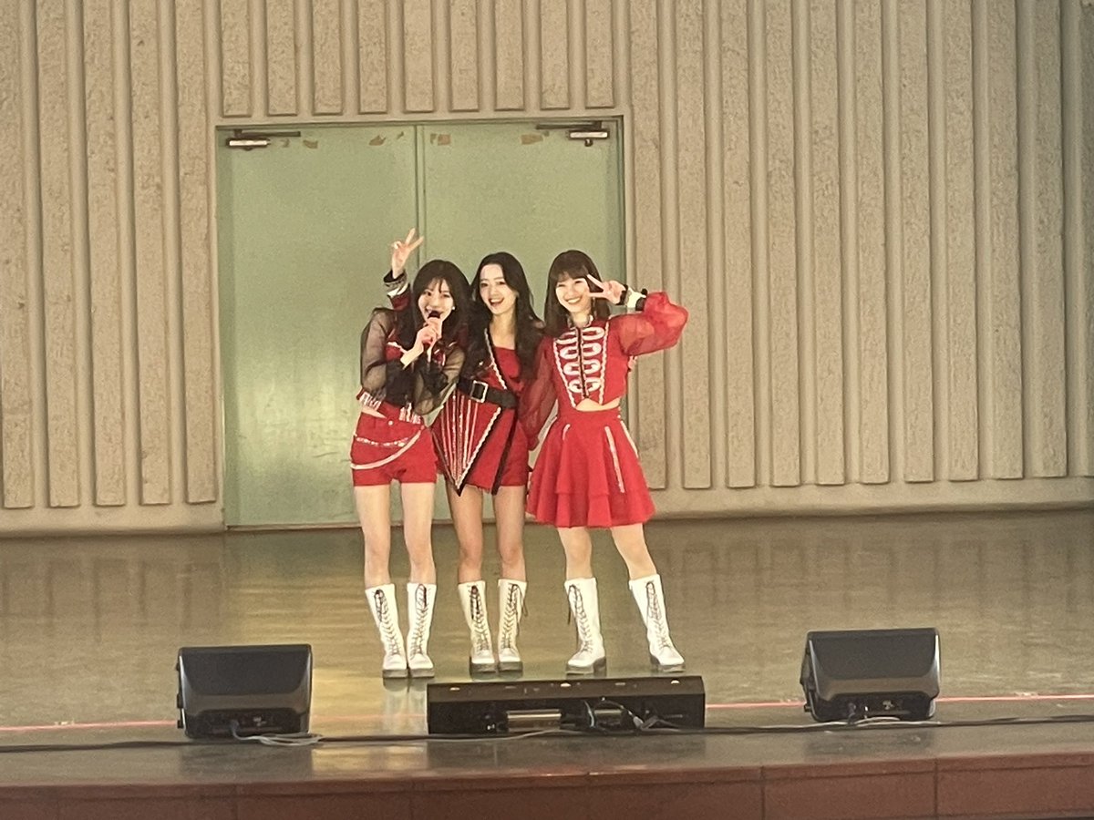 yukky_LALAFELL's tweet photo. I'm in love 好きーฅ՞•∀•՞ฅ
あんなカッコいい人たちが可愛い曲やるの素敵
*.。゚+(*'∀'*)+..。*
3人とも、グループの活動、おつかれさまでした!
それぞれの道でも頑張ってね!応援していますฅ՞•∀•՞⊃🍟
#OSG
#OneSideGame https://t.co/ZlCyvLGlYs