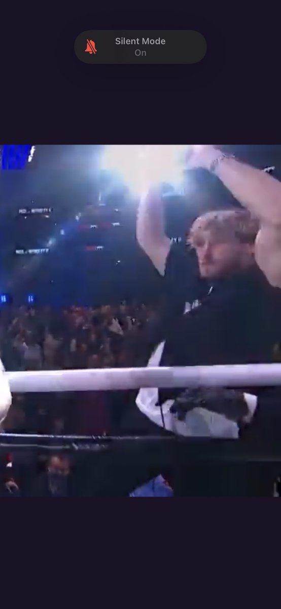 Couch fighter tweet media