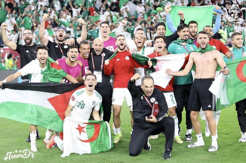 Well done to 🇩🇿 on winning the 2021 #ArabCup2021 championship.
Special words from Algerian coach Madjid Bougherra,“we dedicate the arab cup to the #ArabCup to the palestinian people and our people in Gaza🇵🇸.”
انا دمی فلسطینی✌🏻✊🏻
#ArabCup2021
#FIFAArabCup