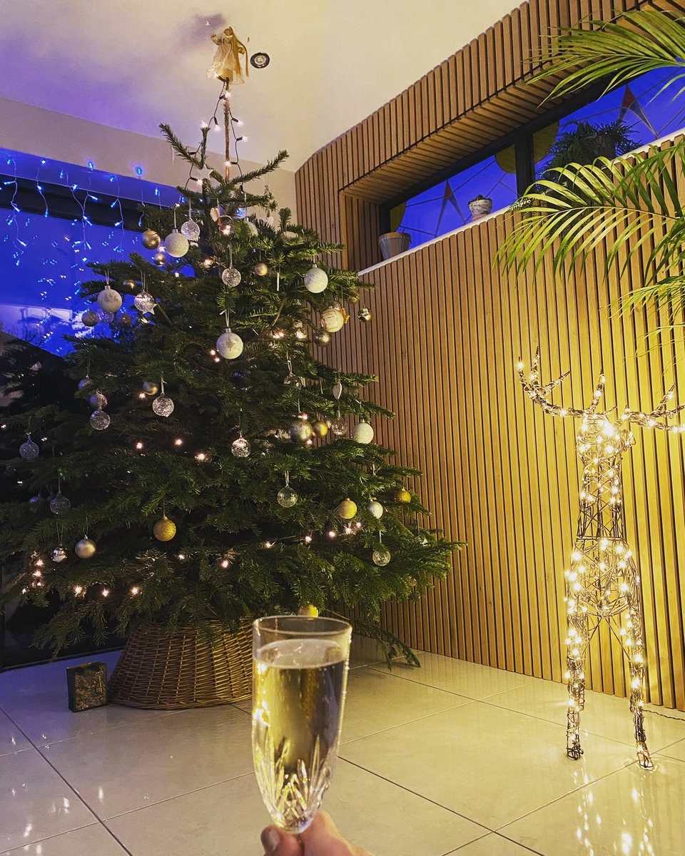 HAtkinsonPE's tweet image. Sometimes you just need home comforts. So good to be home and back with the family #homeforchristmas #whataterm