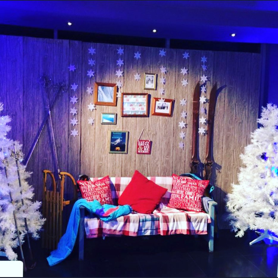 It’s beginning to look a lot like Christmas! Indoor photoboothing fun! #Christmas2021 #photobooth