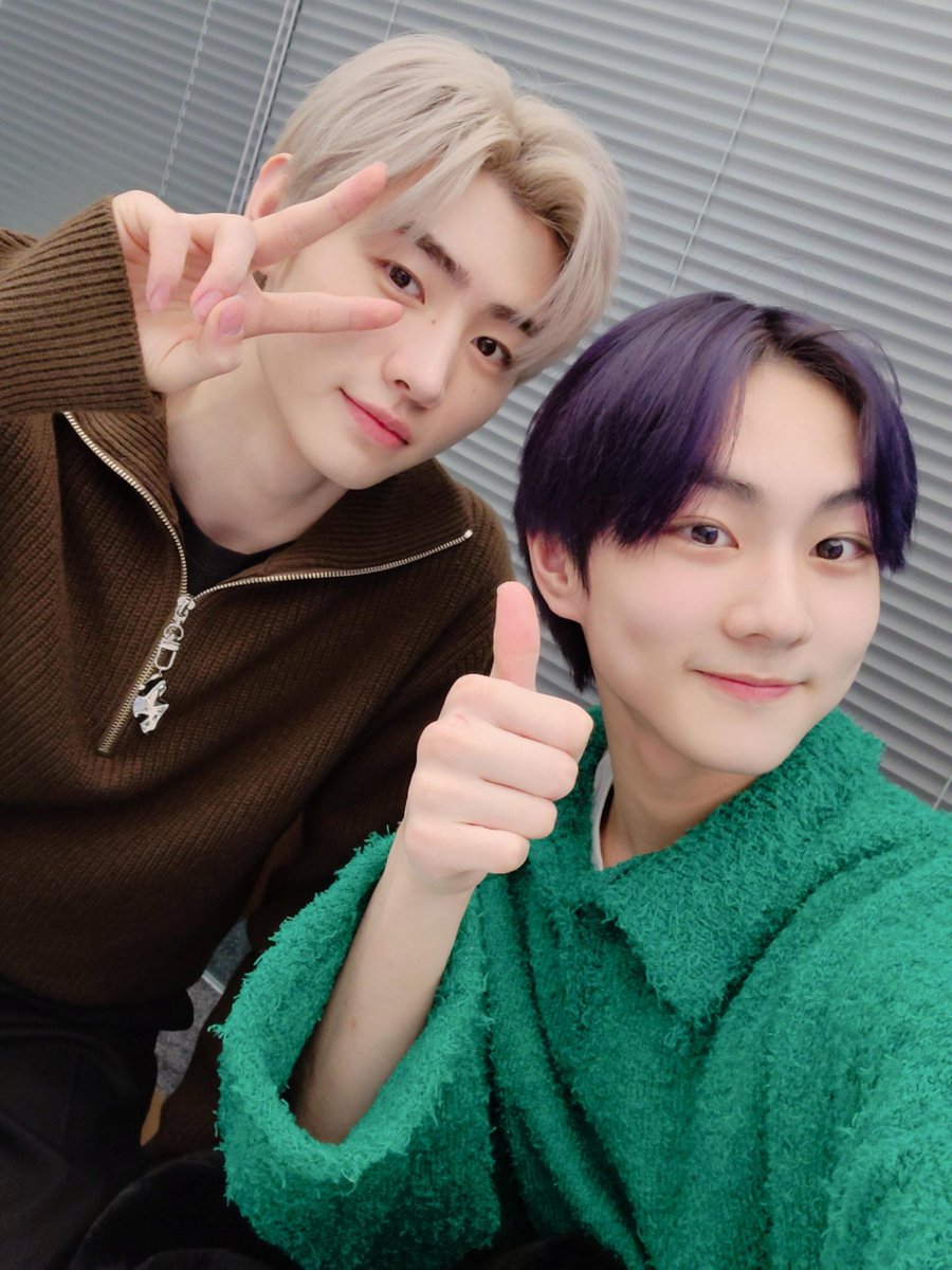 sungwonhours's tweet photo. ㅡ i missed their live but OMGGHSNSJS 😭😭😭

#SUNGHOON #JUNGWON #성양 #태릉즈 https://t.co/TCUigWwe2x