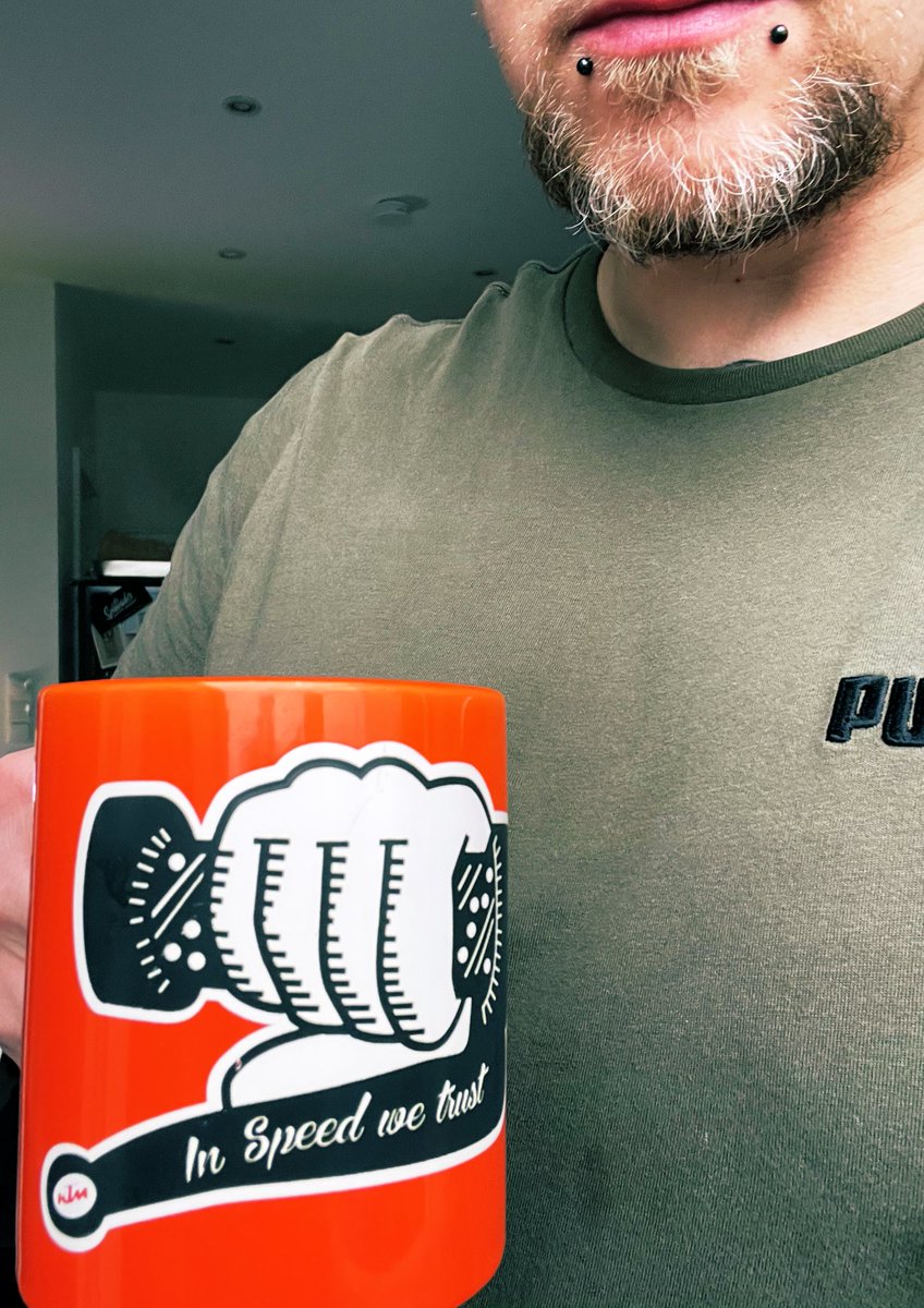 gas0linr's tweet photo. Eisen verbogen - und jetzt 'n schönen, heissen Kaffee 💪 #InSpeedWeTrust https://t.co/kDbs6vWqLV